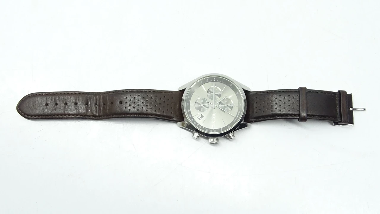 zegarek-hugo-boss-hb2971142956-srebrny-ksztalt-koperty-okragla