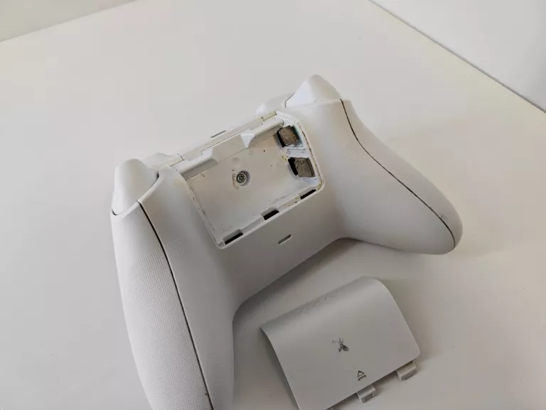 KONSOLA XBOX SERIES S 512GB + PAD KARTON