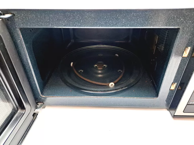 kuchenka-mikrofalowa-samsung-ge83x-kolor-dominujacy-czarny