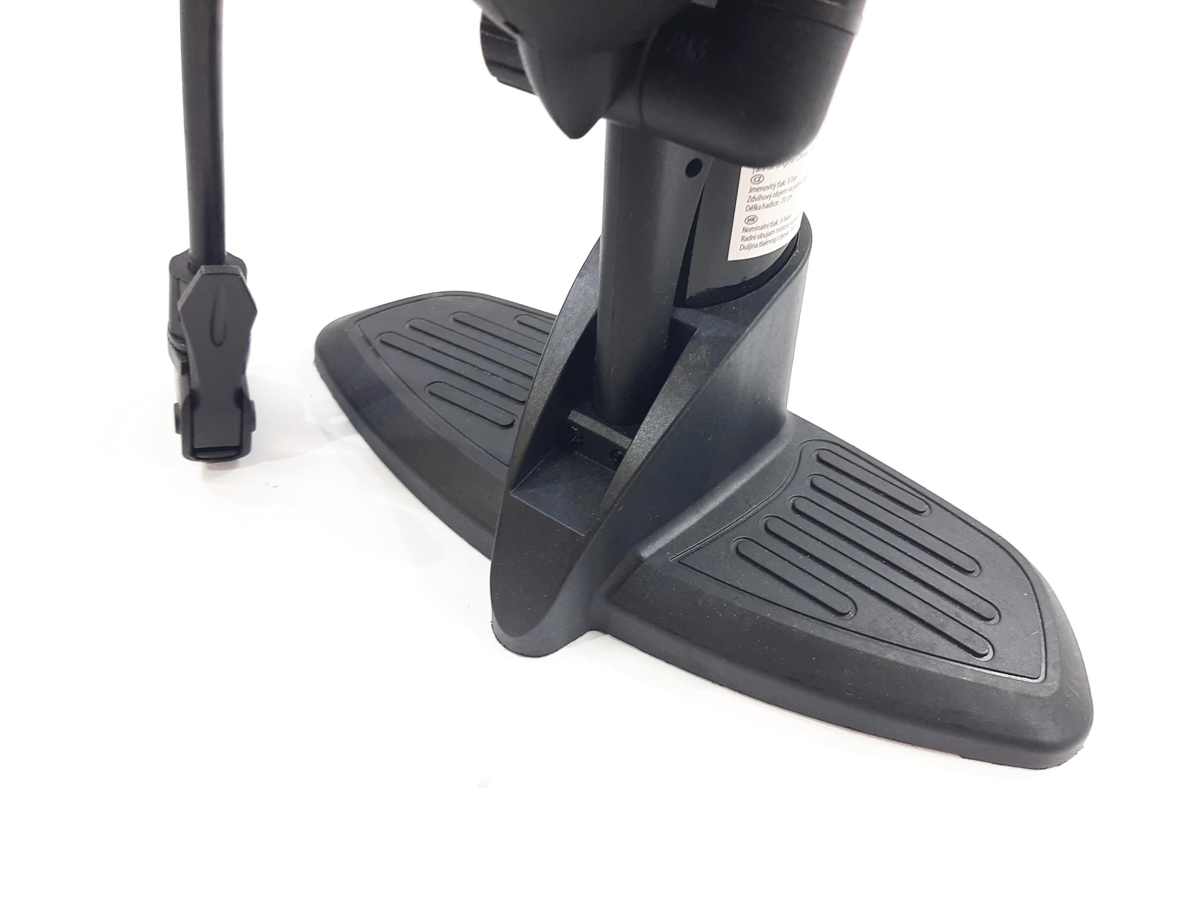 pompka-stojaca-z-manometrem-6-bar-kolor-dominujacy-czarny