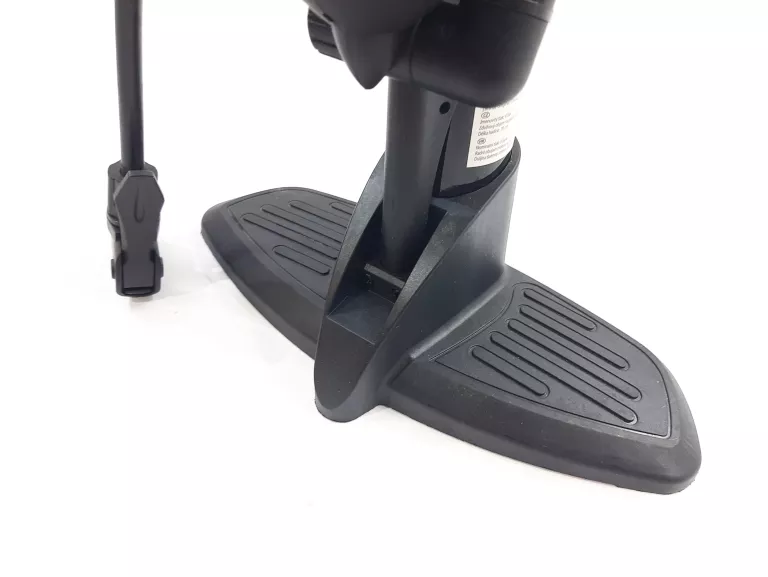 pompka-stojaca-z-manometrem-6-bar-kolor-dominujacy-czarny