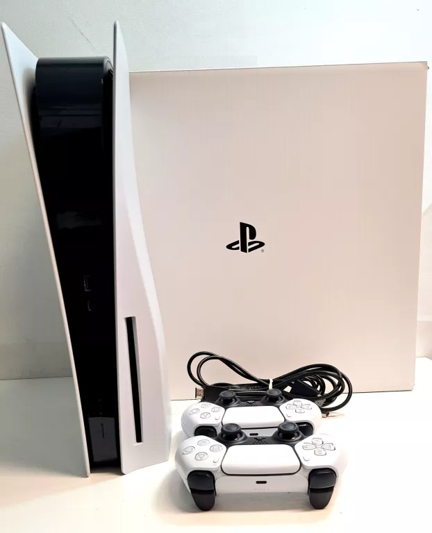 KONSOLA PS 5 CFI-1016A 850GB WERSJA Z NAPĘDEM + 2 PADY + PUDEŁKO CUDO