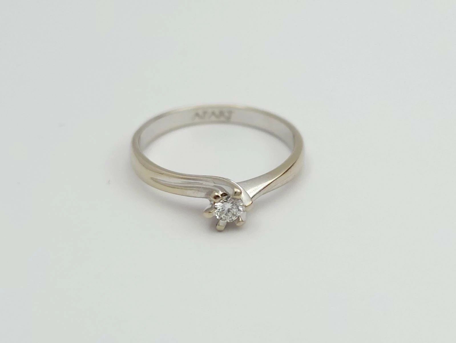 pierscionek-z-bialego-zlota-z-diamentem-585-14k-r13-209g-proba-zlota-206646-228242