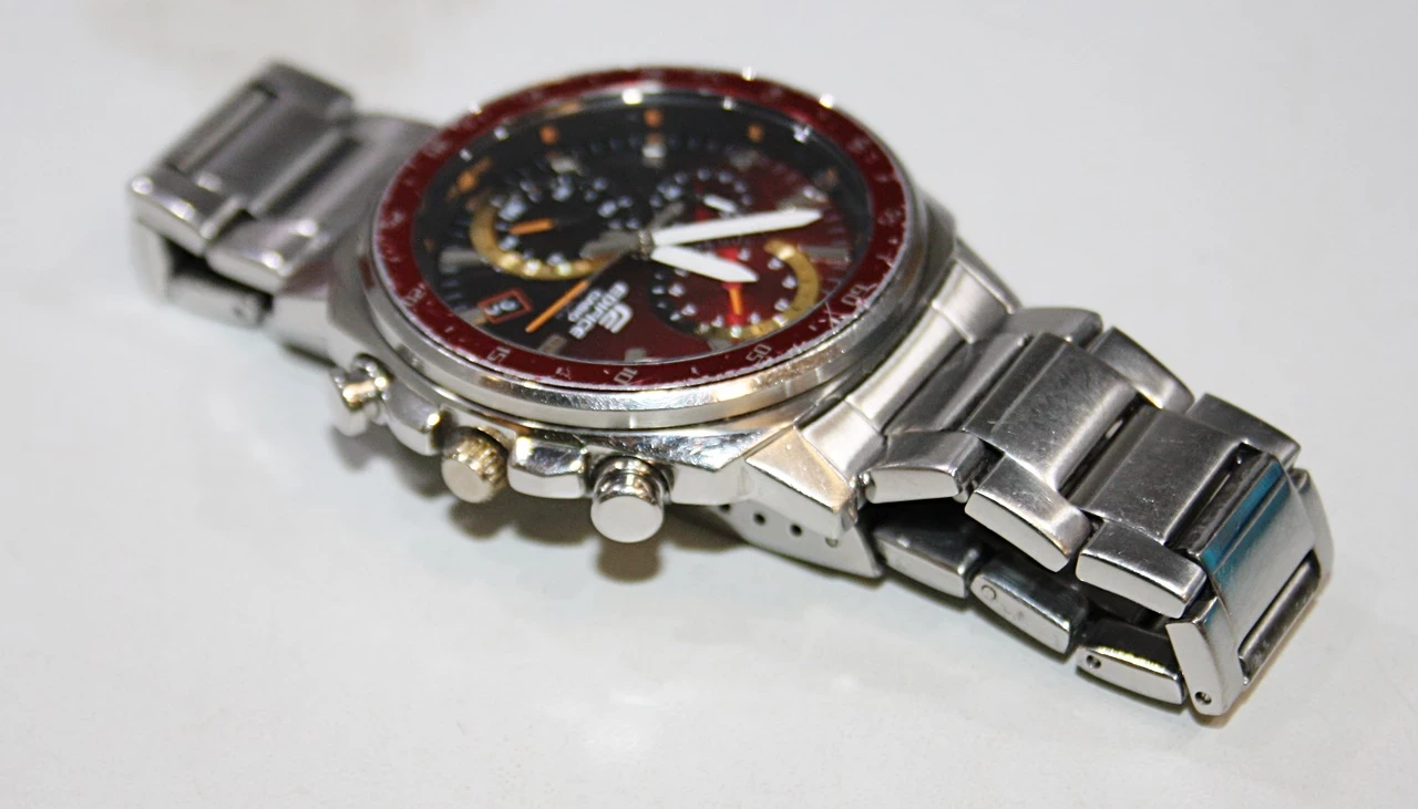 zegarek-meski-casio-edifice-efv-600-material-paska-129219-8