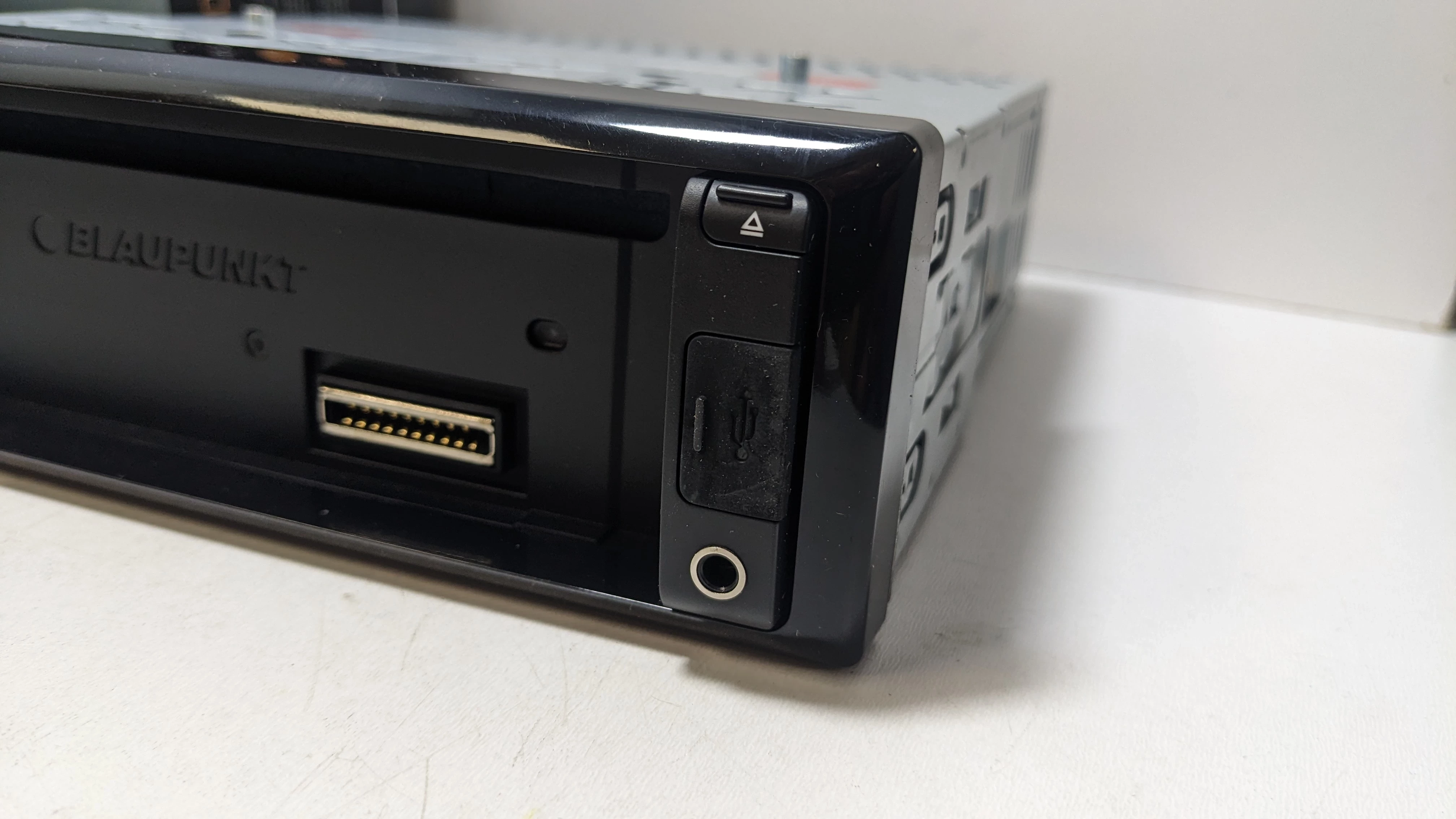 radio-samochodowe-blaupunkt-cupertino-220-igla-zlacza-minijack