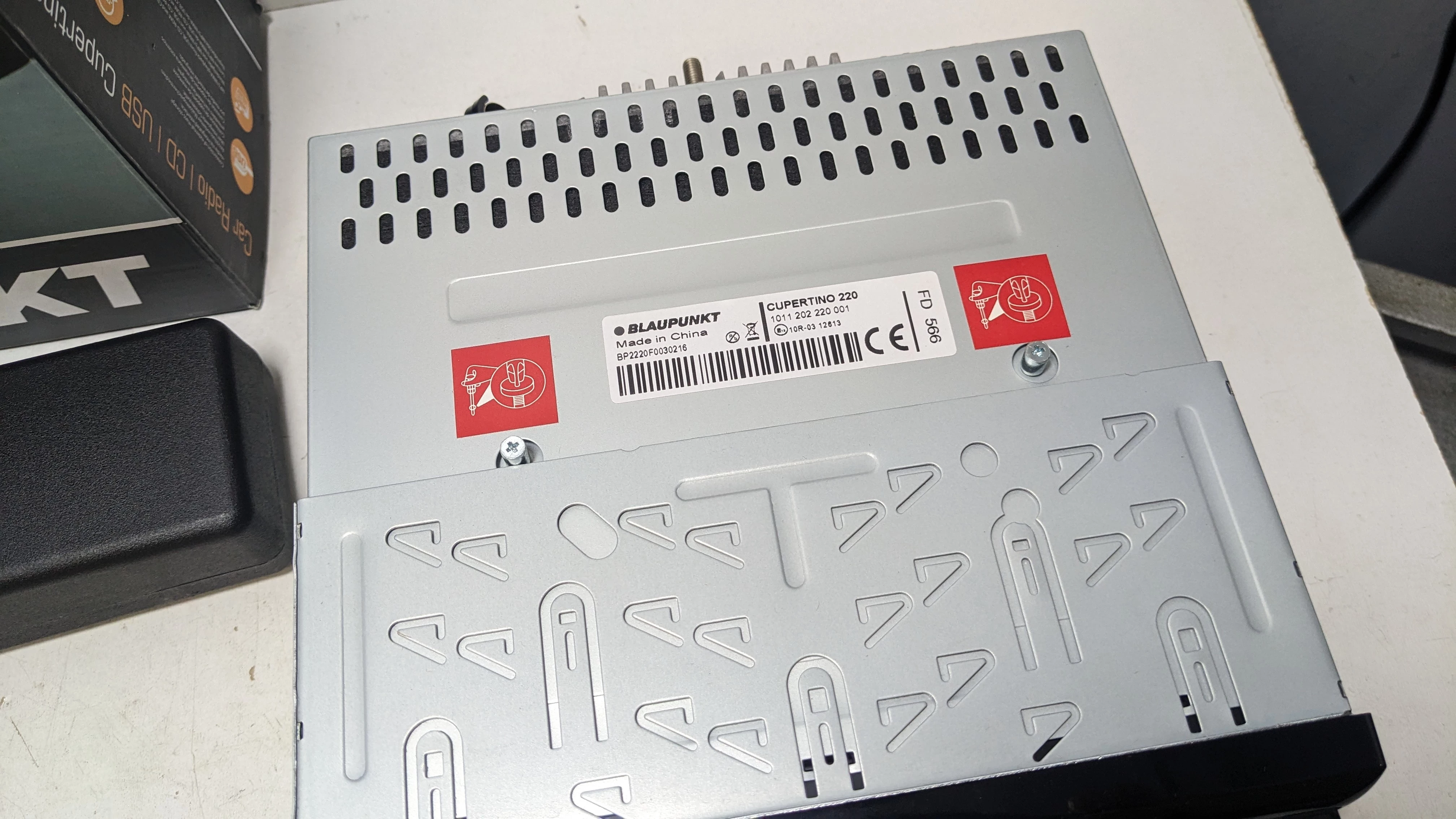 radio-samochodowe-blaupunkt-cupertino-220-igla-model-cupertino220bgx542