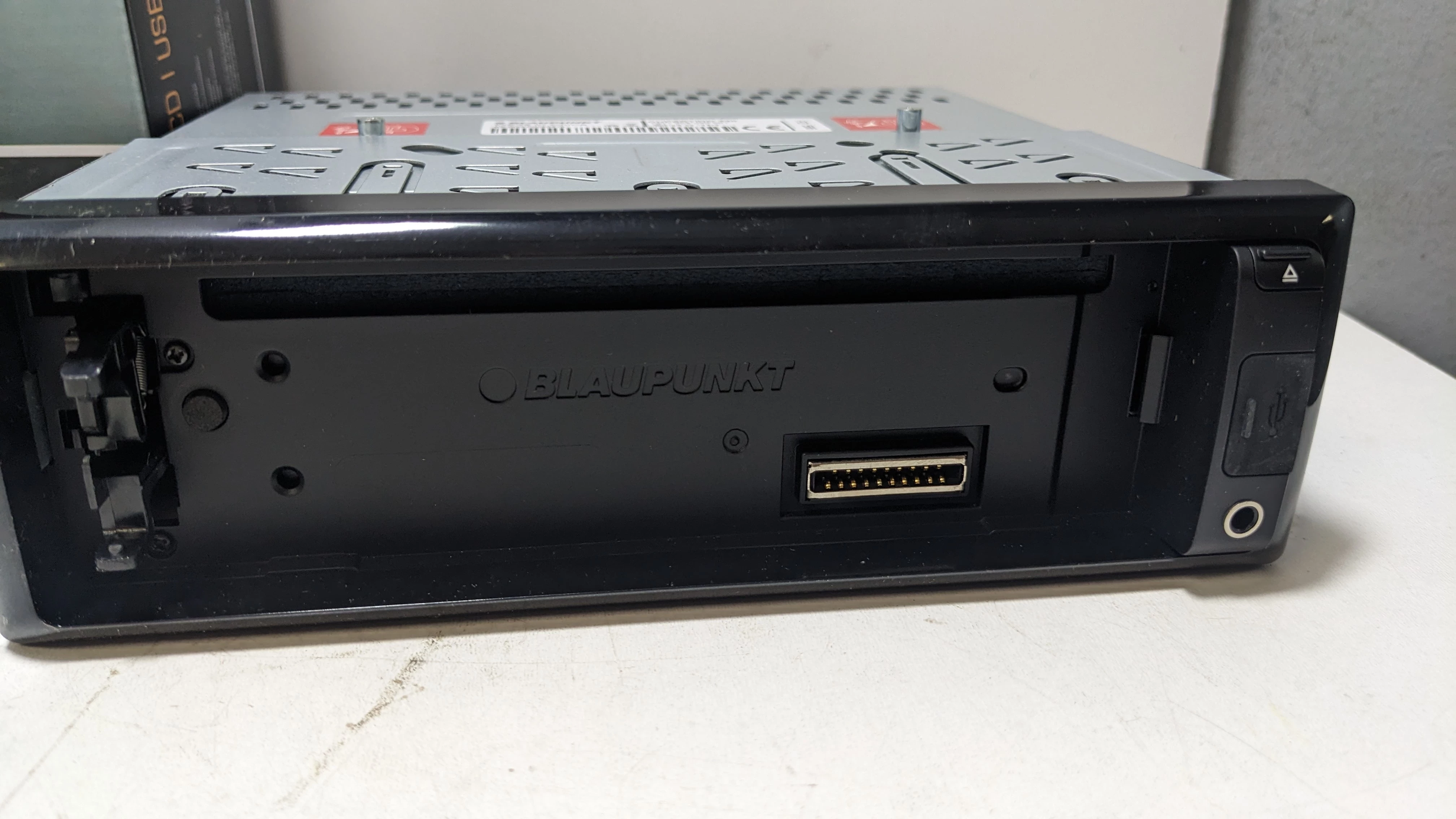 radio-samochodowe-blaupunkt-cupertino-220-igla-radio-informacja-rds