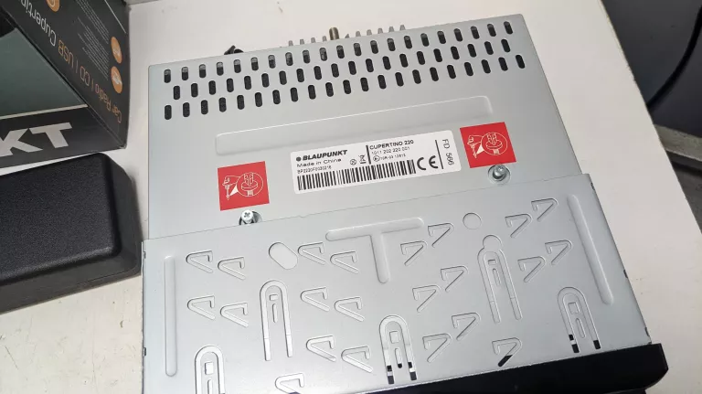 RADIO SAMOCHODOWE BLAUPUNKT CUPERTINO 220 *IGŁA*