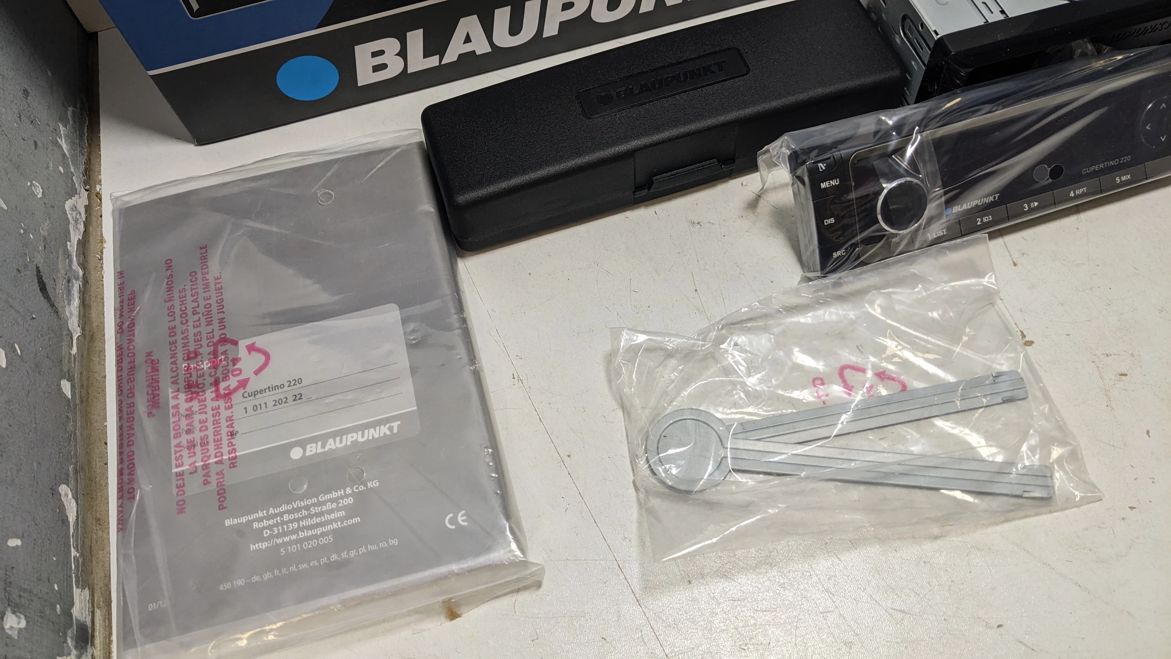 radio-samochodowe-blaupunkt-cupertino-220-igla-stan-uzywany