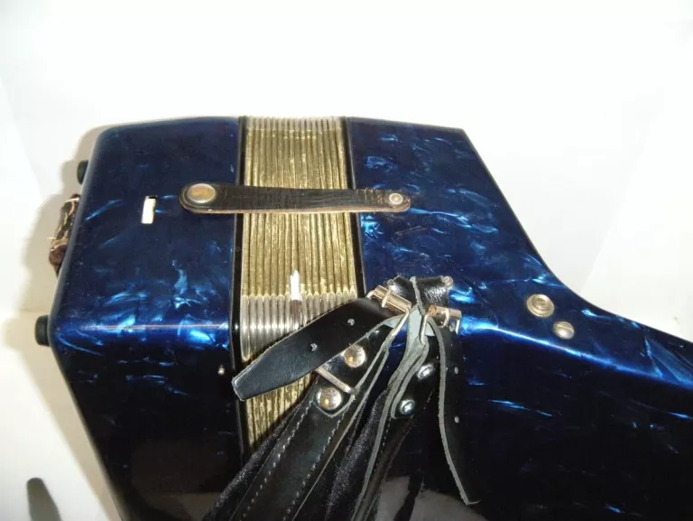 akordeon-barcarole-magister-80-basow-niebieski-z-pokrowcem-kolor-249512-1647422