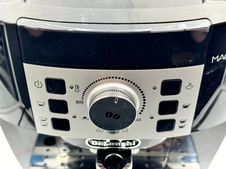 EKSPRES AUTOMATYCZNY DO KAWY DELONGHI MAGNIFICA S ECAM22.115.B