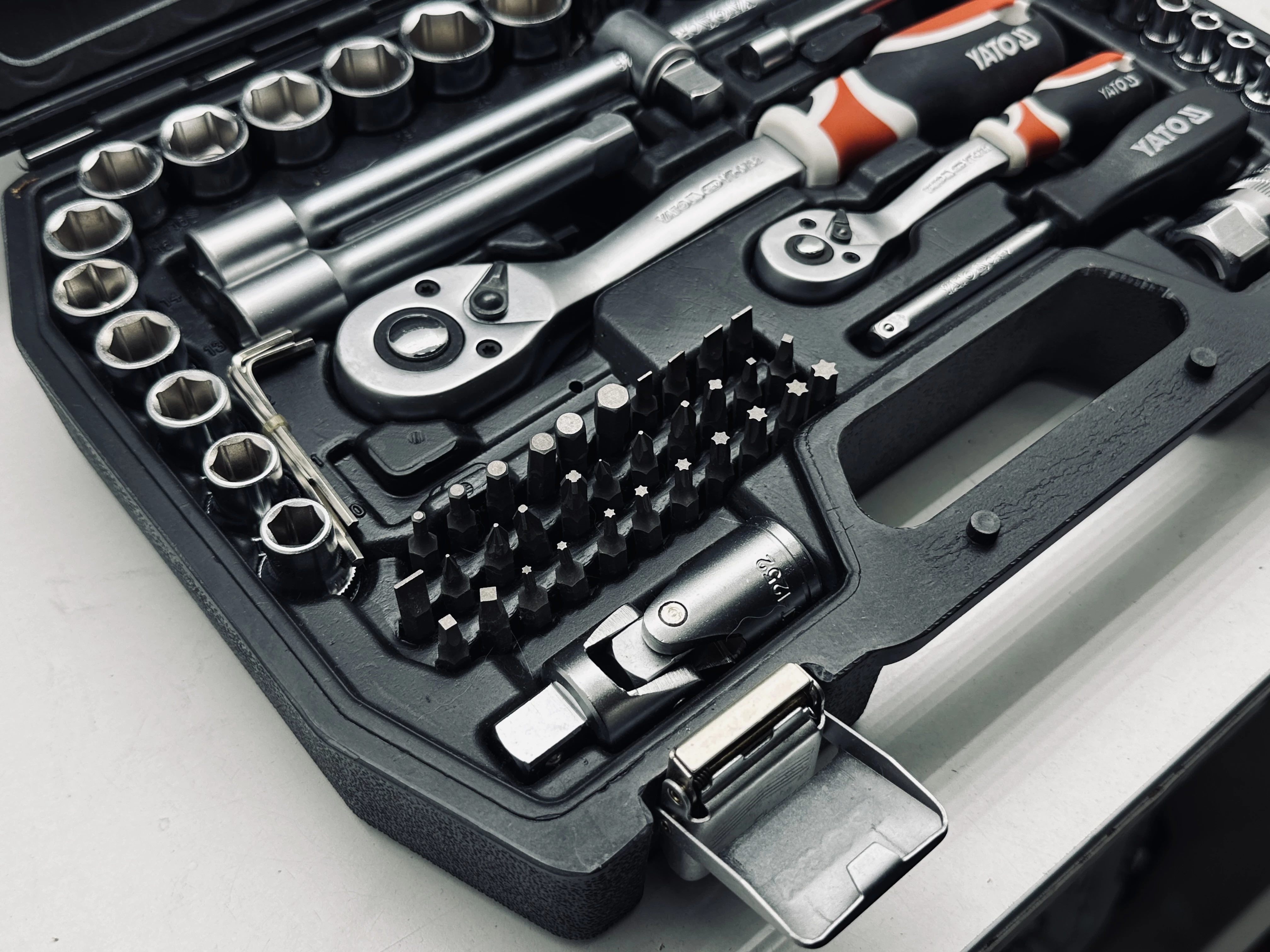 zestaw-narzedzi-yato-yt-38782-walizka-stan-uzywany