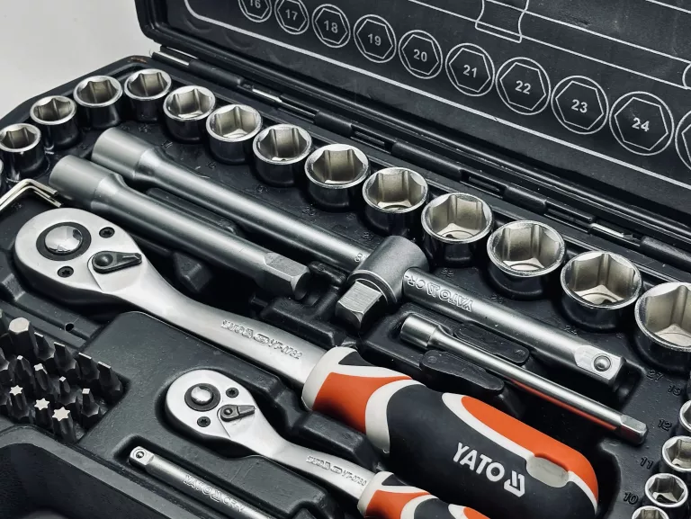 zestaw-narzedzi-yato-yt-38782-walizka-liczba-elementow-w-zestawie-72