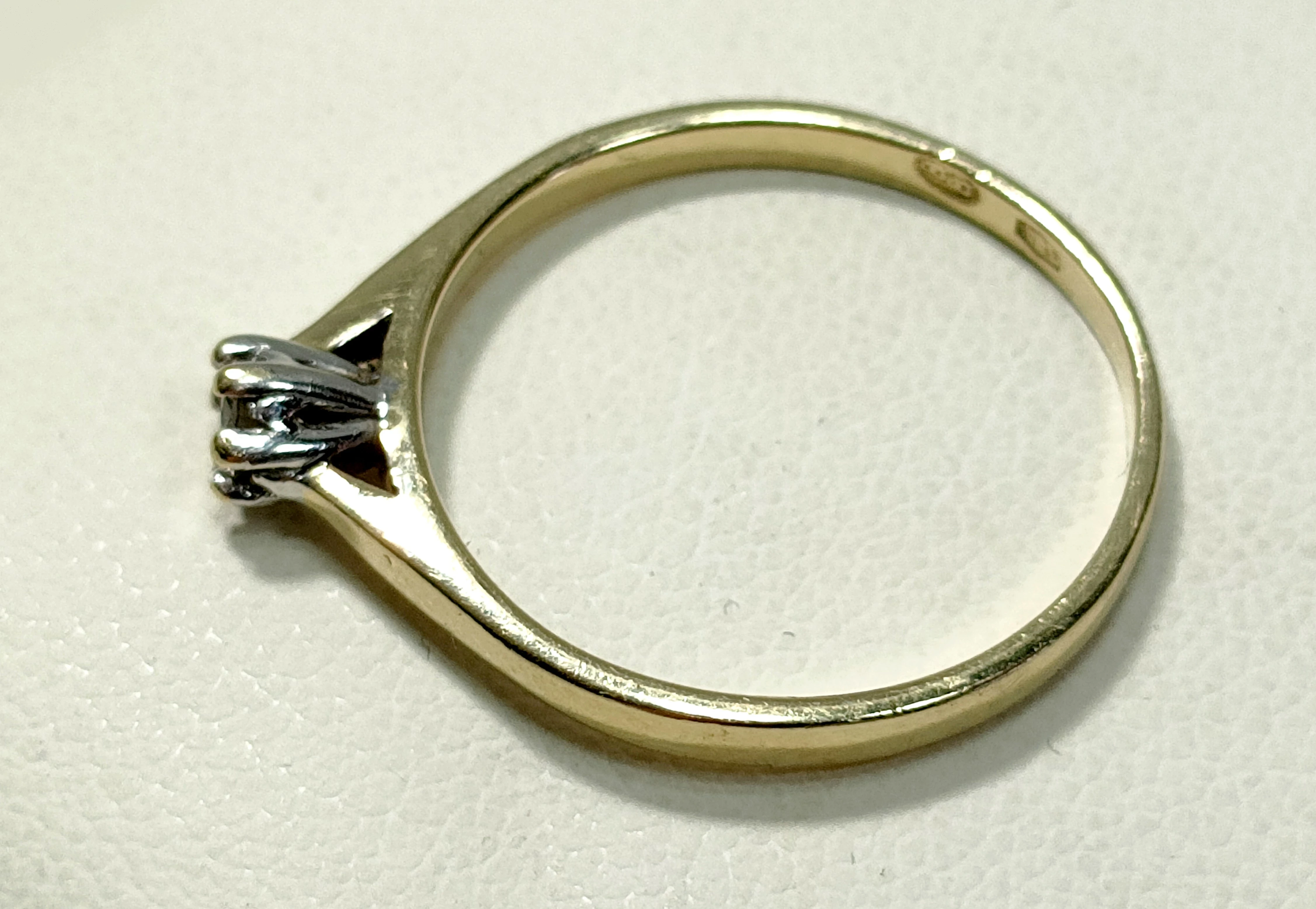 zloty-pierscionek-z-brylantem-151g-585-r12-kolor-dominujacy-205826-225106