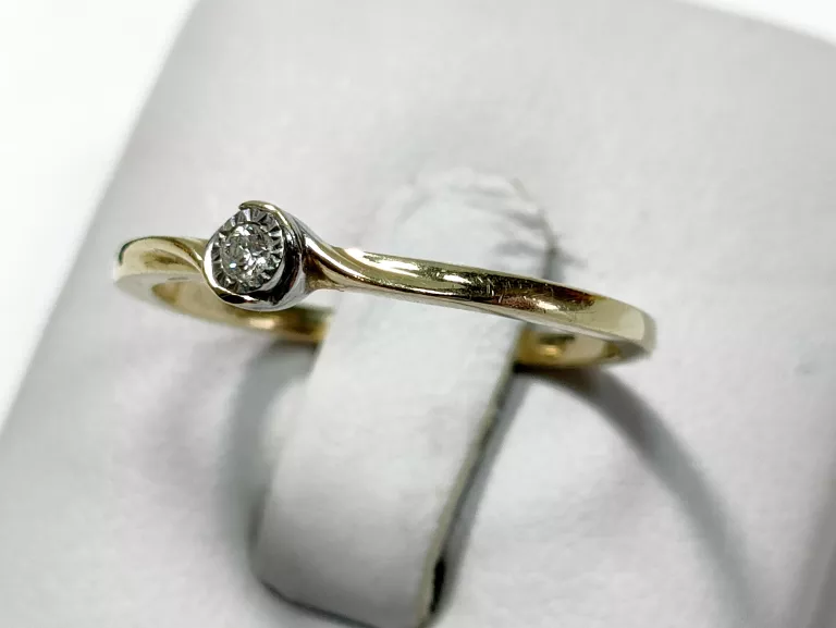 zloty-pierscionek-z-brylantem-179g-585-r17-kolor-dominujacy-205826-225106