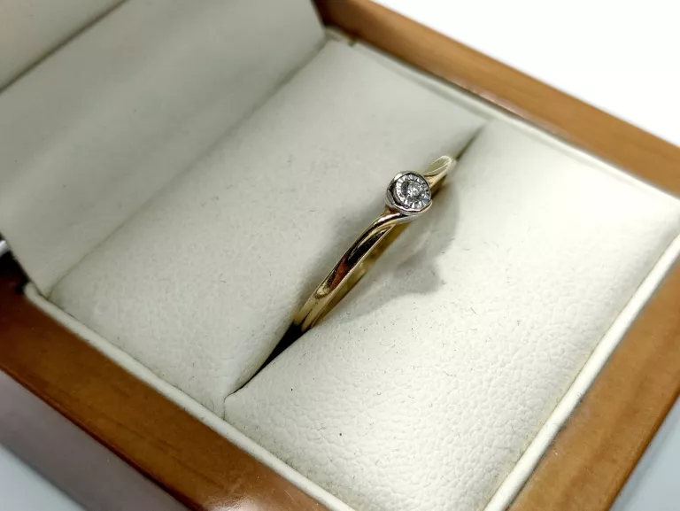 zloty-pierscionek-z-brylantem-179g-585-r17-rodzaj-2205-2