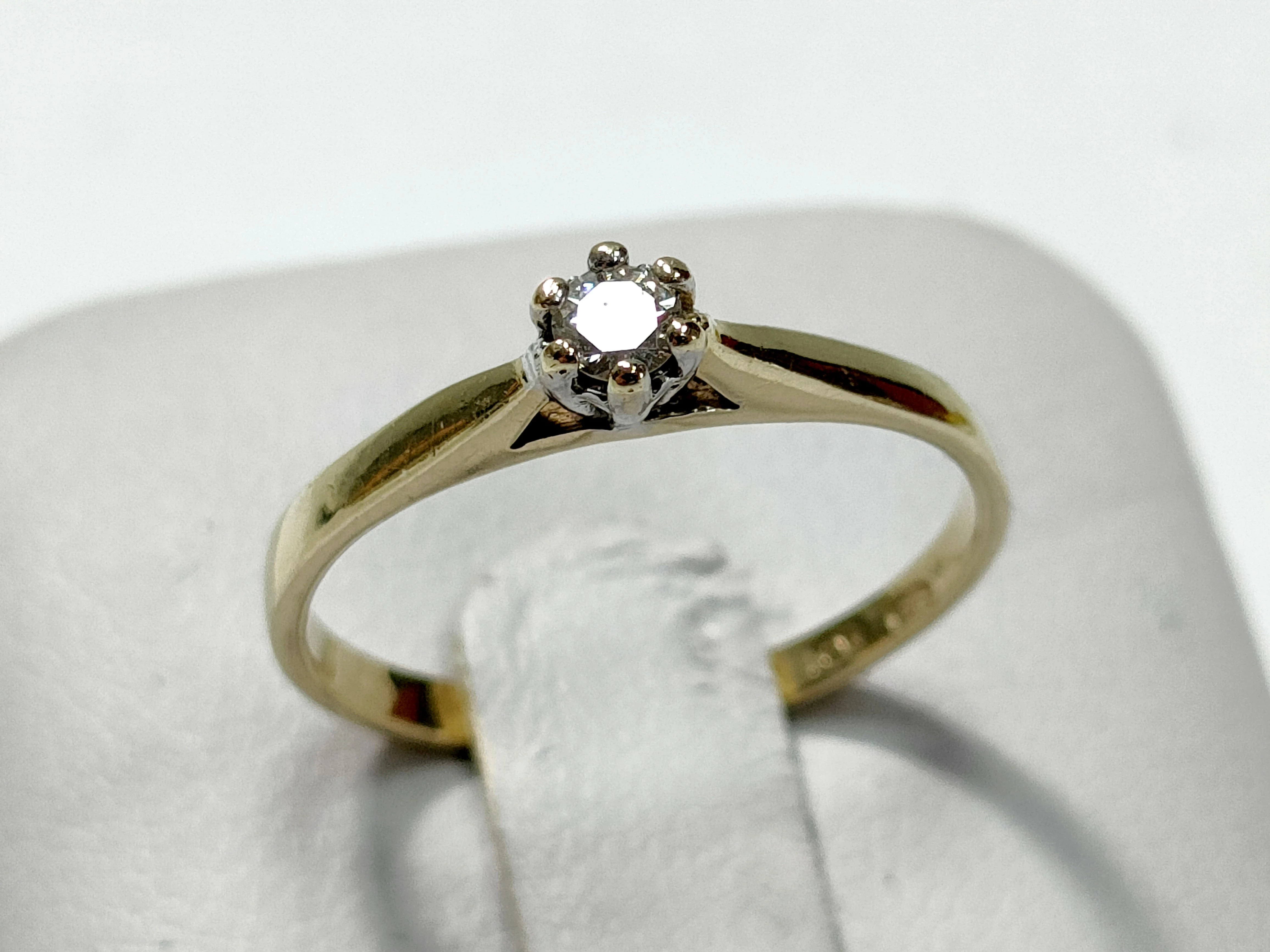 zloty-pierscionek-z-brylantem-151g-585-r12-lipowa-45-bialystok-sj