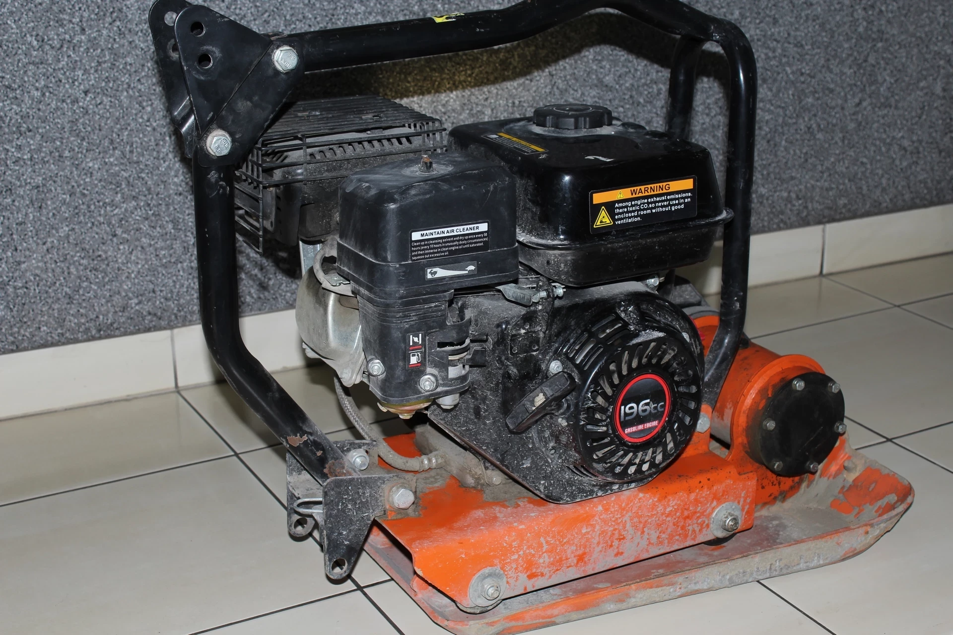 zageszczarka-jednokierunkowa-atika-v11000-silnik-loncin-paliwo-benzyna