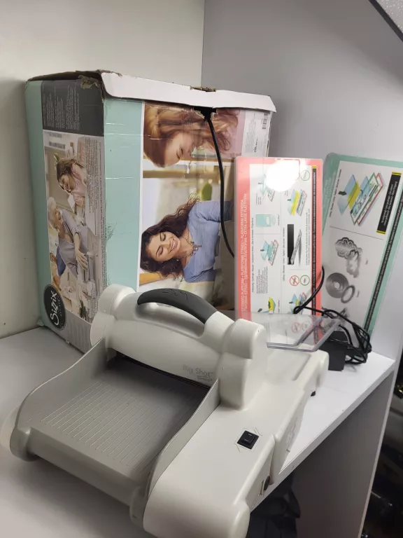 MASZYNA SIZZIX TNĄCO-WYTŁACZAJĄCA ELEKTRYCNZA