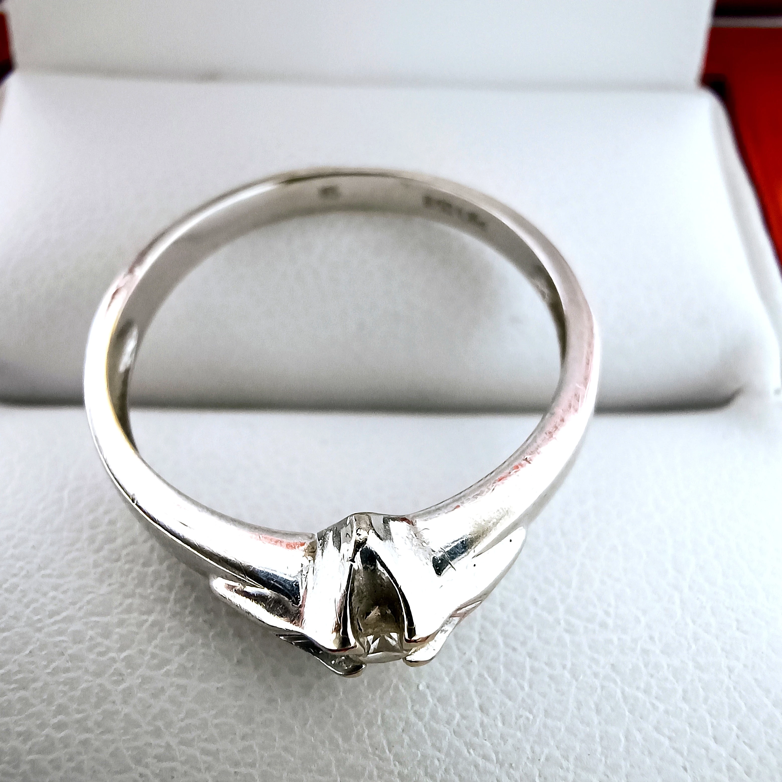 yes-pierscionek-biale-zloto-z-brylantem-005ct-585-155g-kolor-dominujacy-205826-1081899