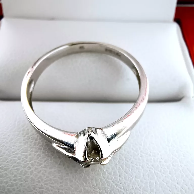 yes-pierscionek-biale-zloto-z-brylantem-005ct-585-155g-kolor-dominujacy-205826-1081899