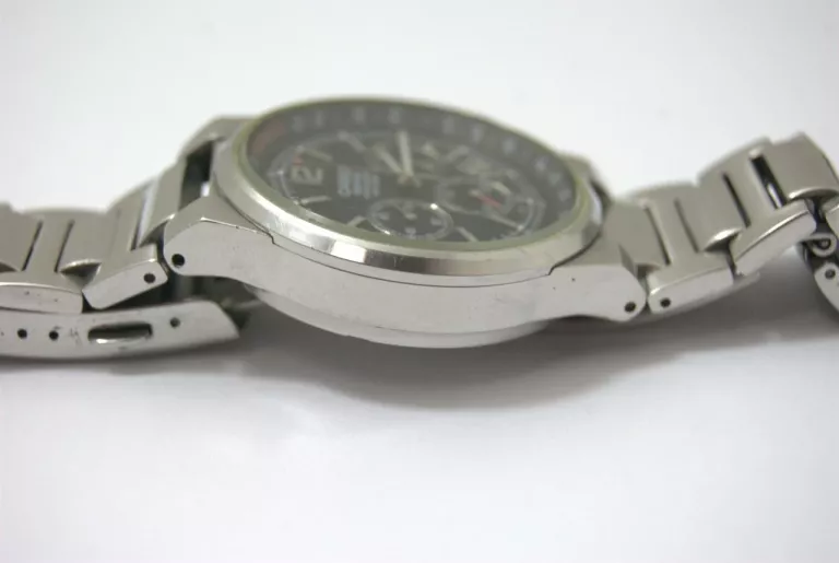 ZEGAREK CASIO EDIFICE EF-500D-1AV