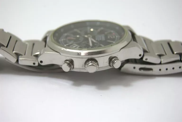 ZEGAREK CASIO EDIFICE EF-500D-1AV