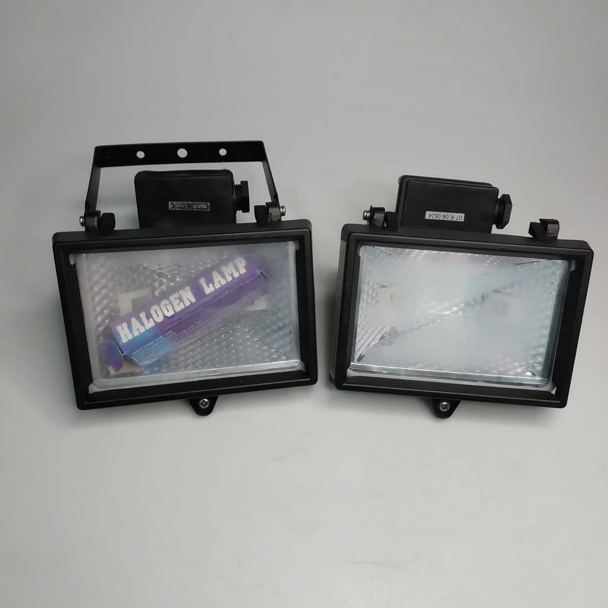 halogen-flood-light-2-sztuki-elro-halogen-spot-hl150-dwa-halogeny-porebska-1-zawiercie