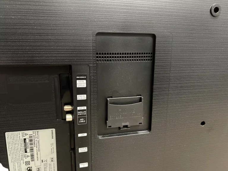 TELEWIZOR LED SAMSUNG UE50CU7172 50" 4K UHD CZARNY