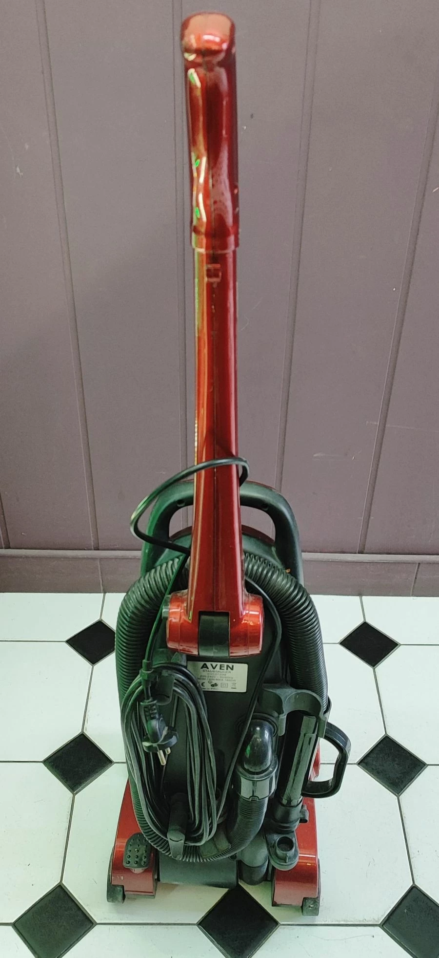 odkurzacz-cyklonowy-aven-cvc5735m-kolor-dominujacy-czerwony