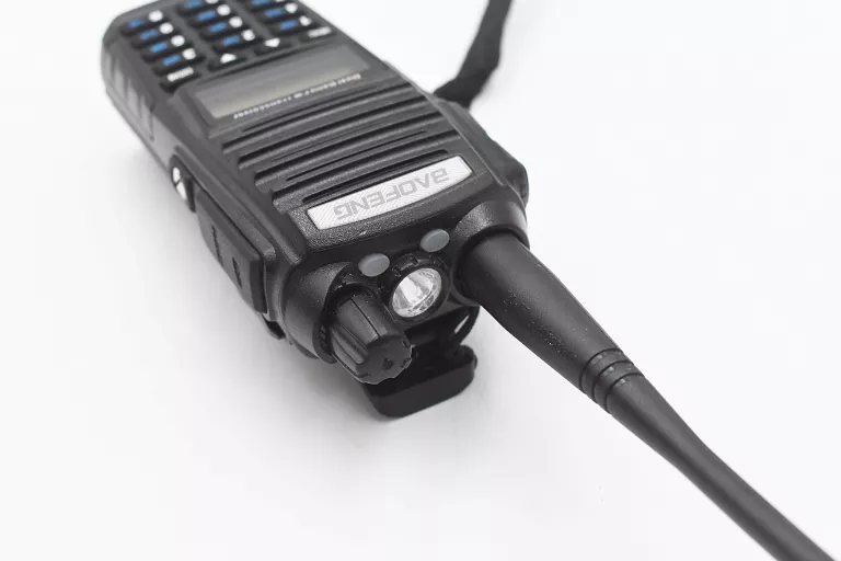 WALKIE TALKIE KRÓTKOFALÓWKA BAOFENG UV-82 8W SKANER 10 KM LED