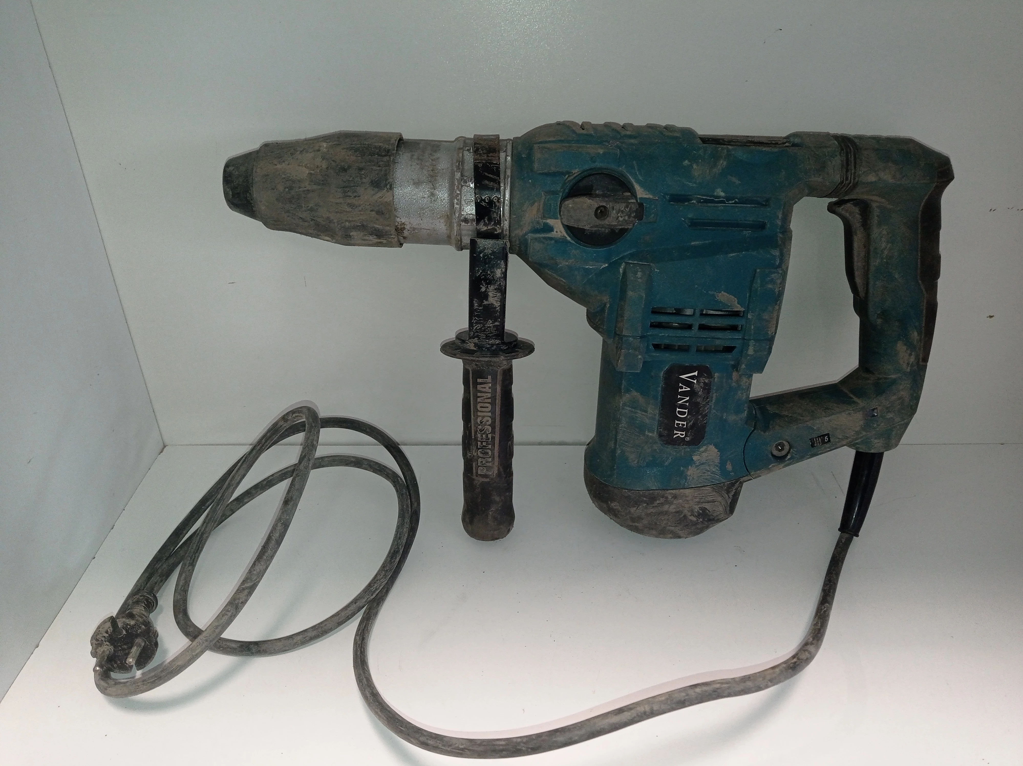 mlot-udarowy-vander-vmu746-walizka-wirtlo-dluto-kod-producenta-vmu746