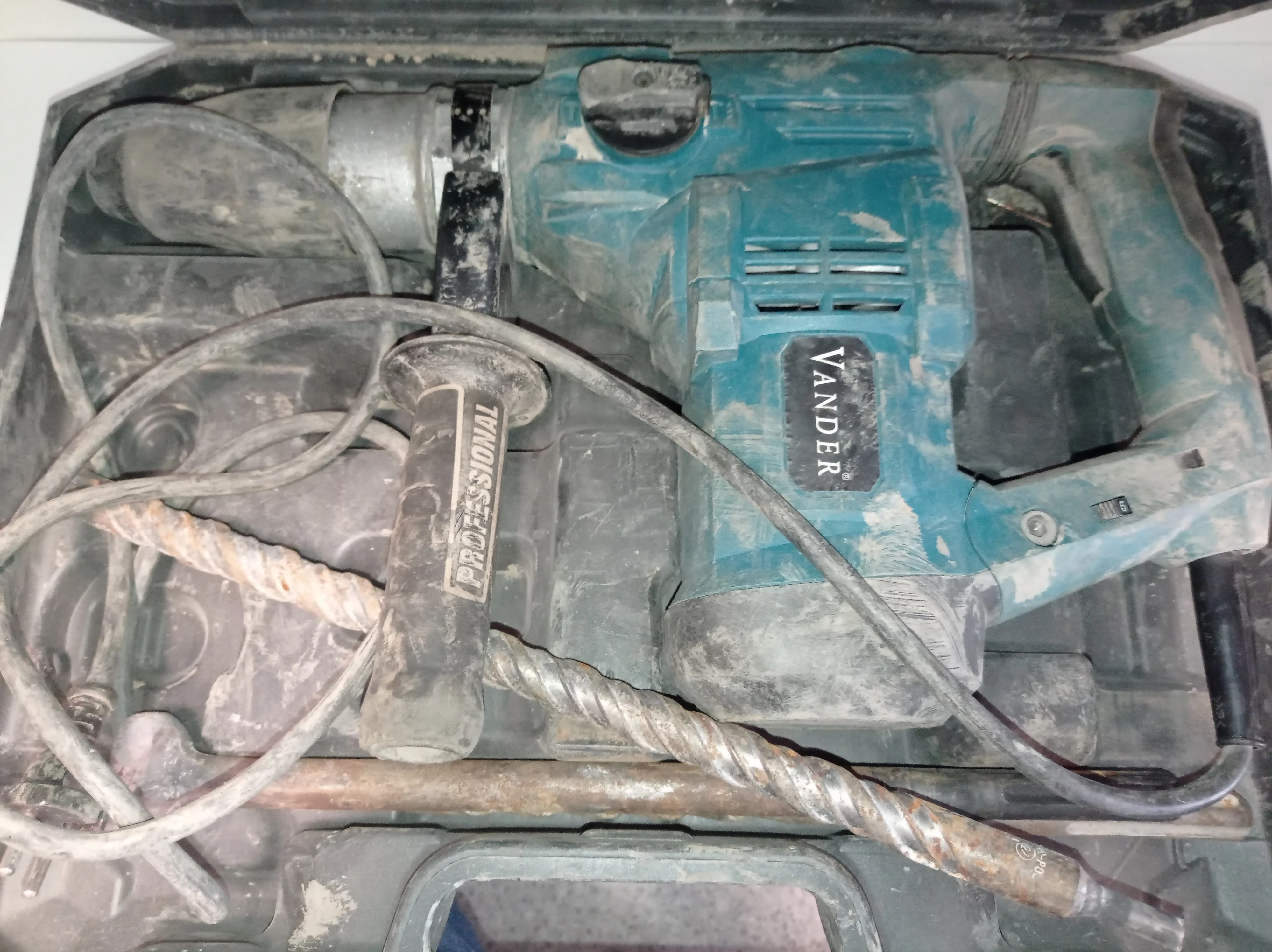 mlot-udarowy-vander-vmu746-walizka-wirtlo-dluto-marka-vander