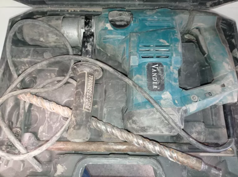 mlot-udarowy-vander-vmu746-walizka-wirtlo-dluto-marka-vander