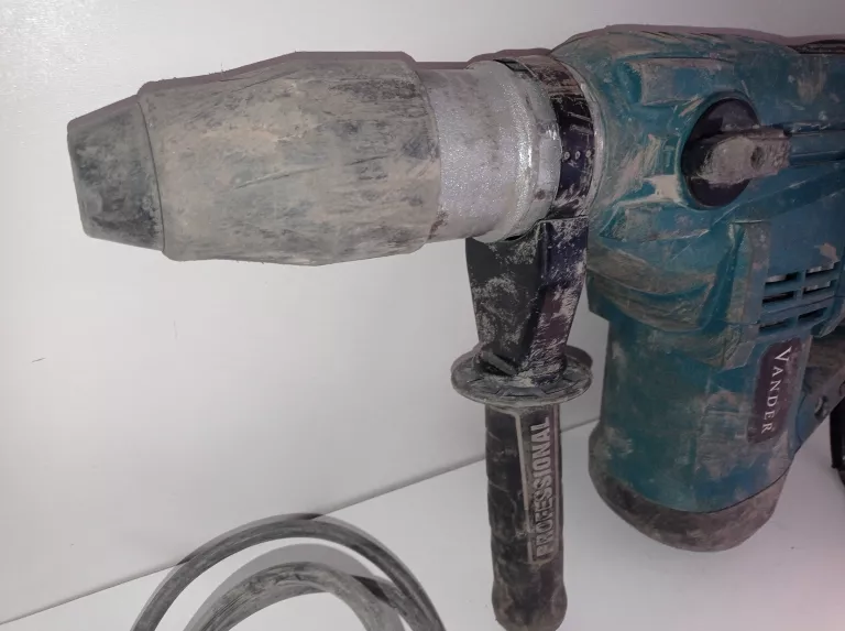 mlot-udarowy-vander-vmu746-walizka-wirtlo-dluto-moc-160000