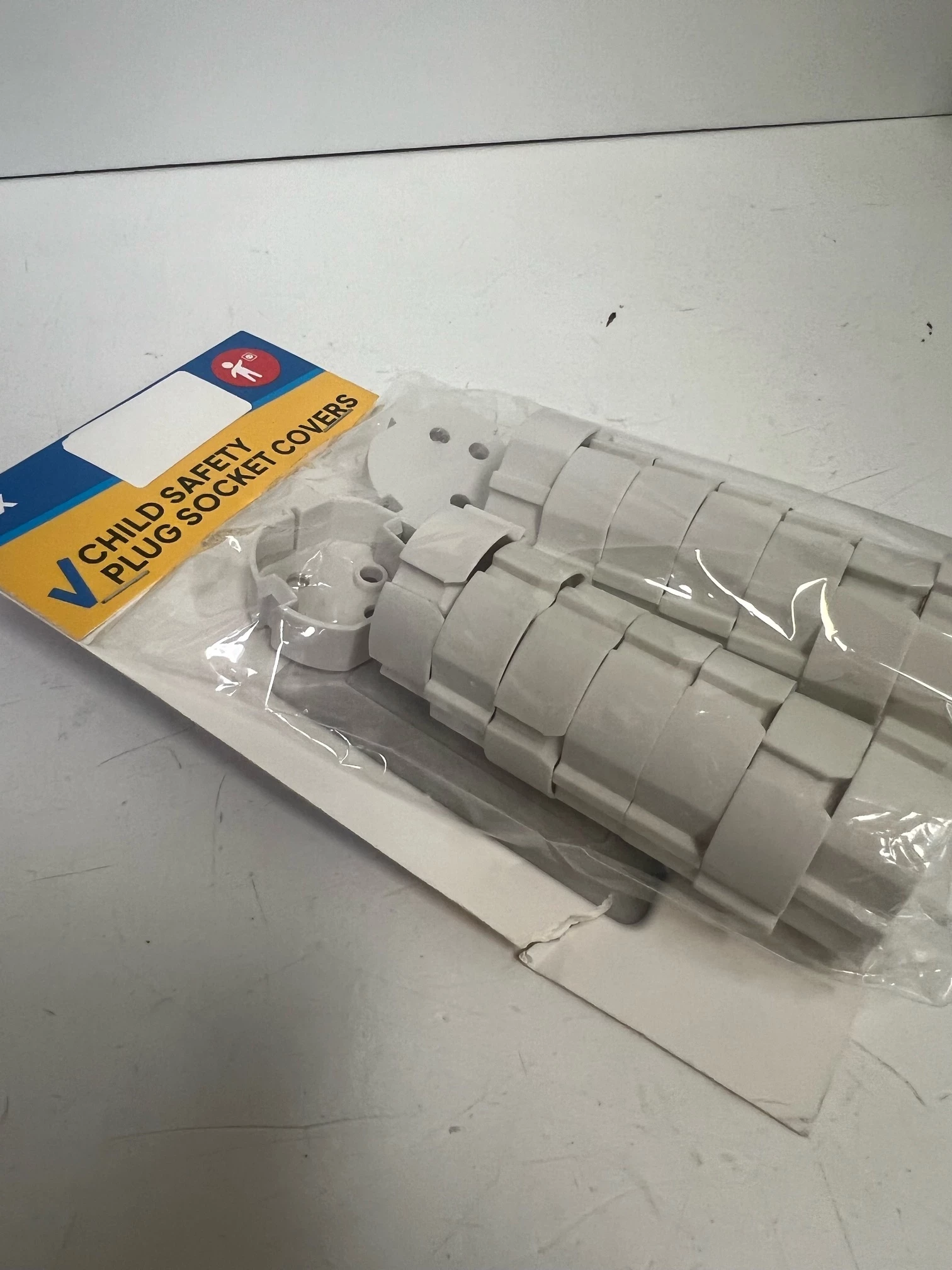 nakladki-zaslepki-na-gniazdko-elektryczne-16szt-przeznaczenie-212002-252338