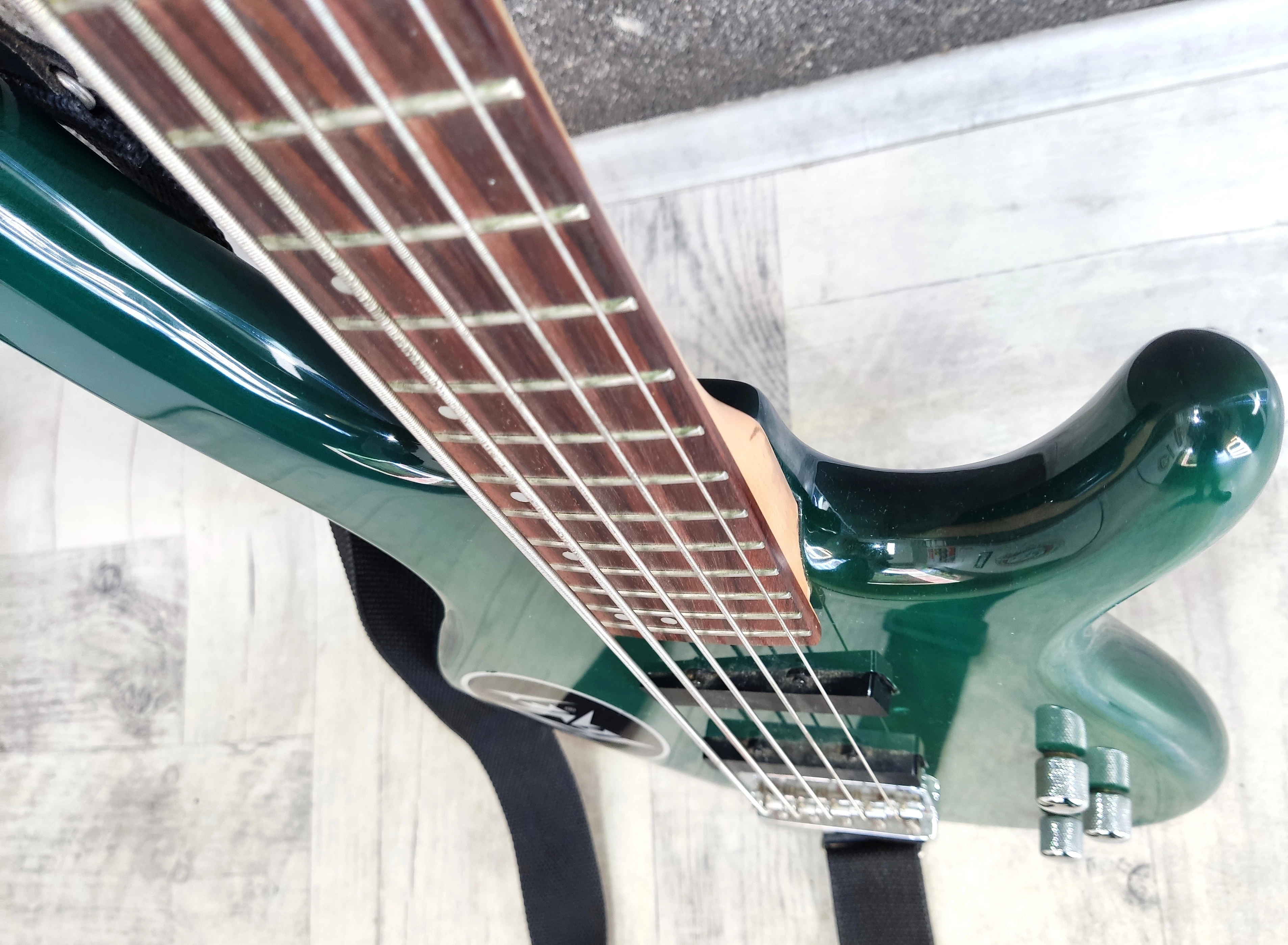 gitara-cort-action-bass-v-ws-5-strunowa-product-id