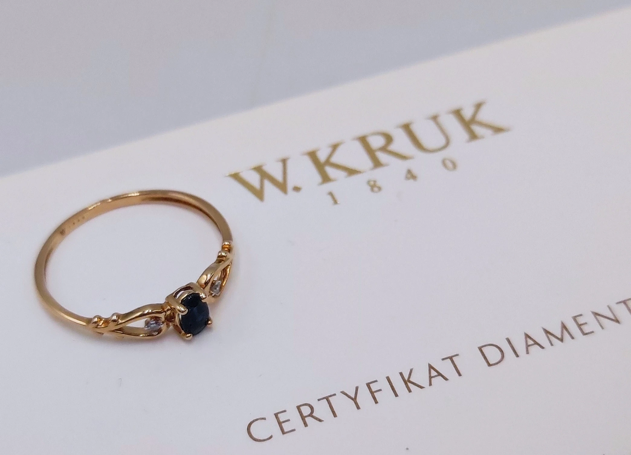 piekny-pierscionek-w-kruk-z-szafirem-i-diamentami-pr375-w-101g-rozm16-powstancow-slaskich-122-wroclaw
