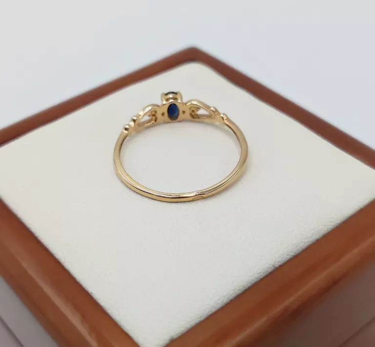 PIĘKNY PIERŚCIONEK W. KRUK Z SZAFIREM I DIAMENTAMI PR.375 W: 1,01G ROZM.16