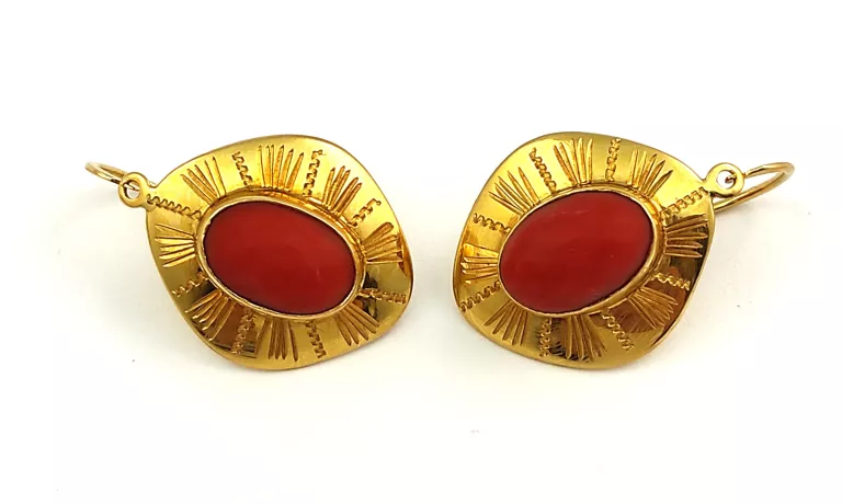 zlote-kolczyki-z-koralem-p750-910g-stan-uzywany