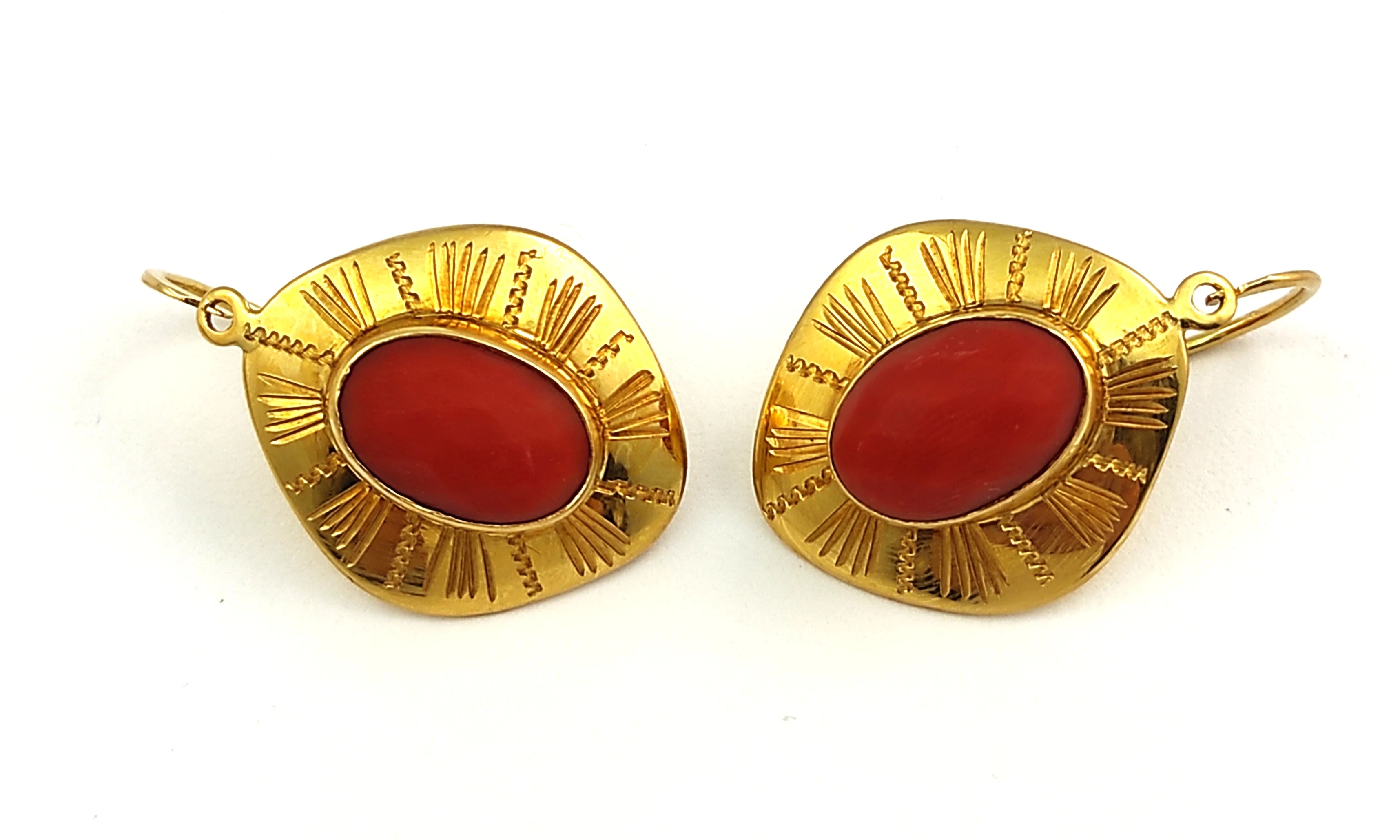 zlote-kolczyki-z-koralem-p750-910g-stan-uzywany