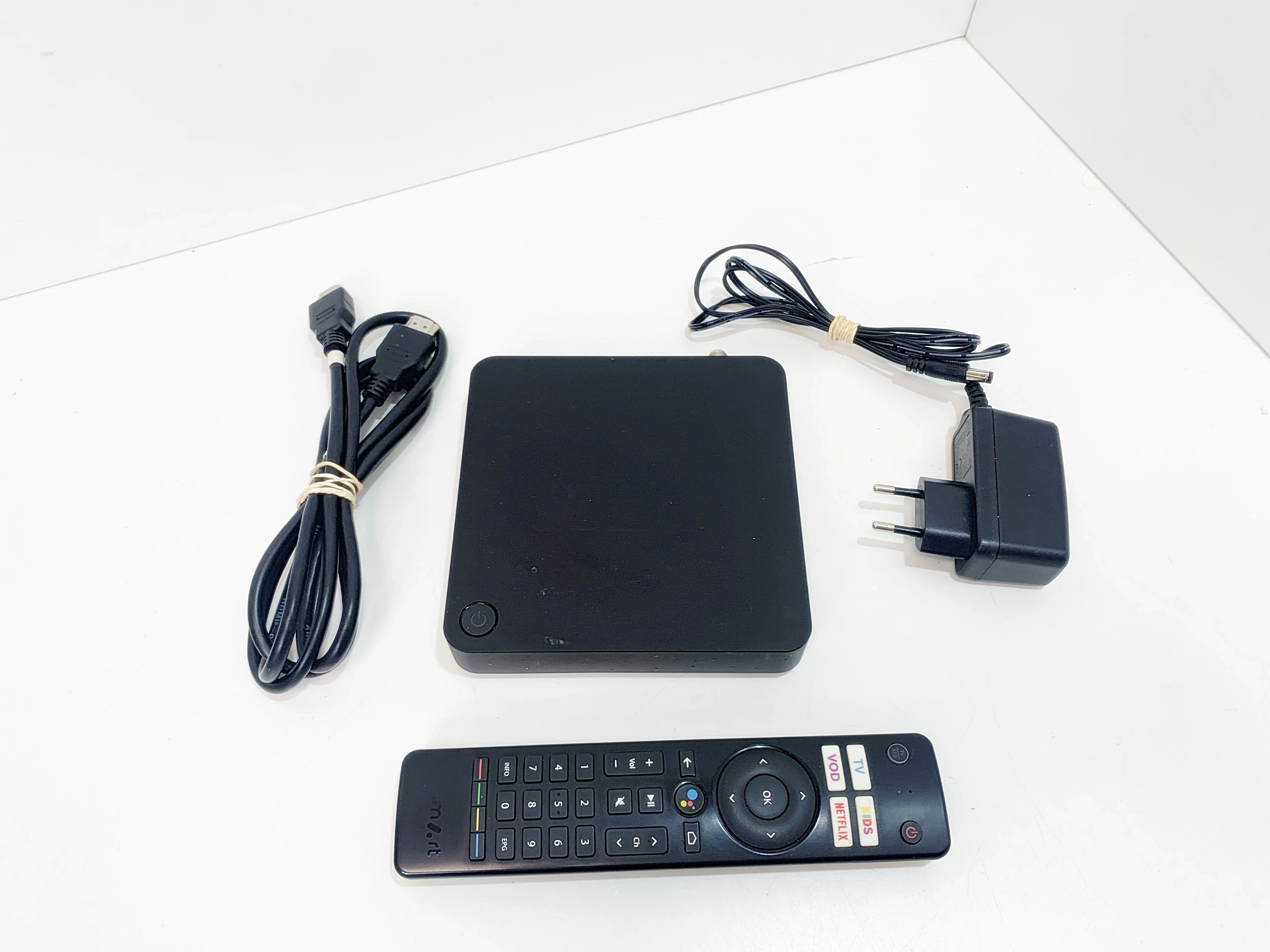 dekoder-tv-smart-4k-box-dv8988-komplet-ean-gtin-5904496860030