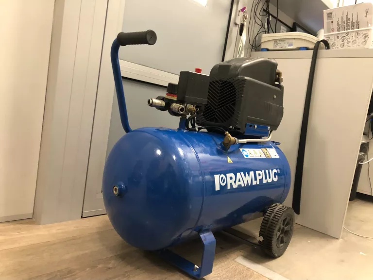 KOMPRESOR RAWLPLUG R-RAWL-C50 KOMPRESOR OLEJOWY 50L 8BAR