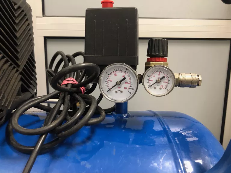 KOMPRESOR RAWLPLUG R-RAWL-C50 KOMPRESOR OLEJOWY 50L 8BAR