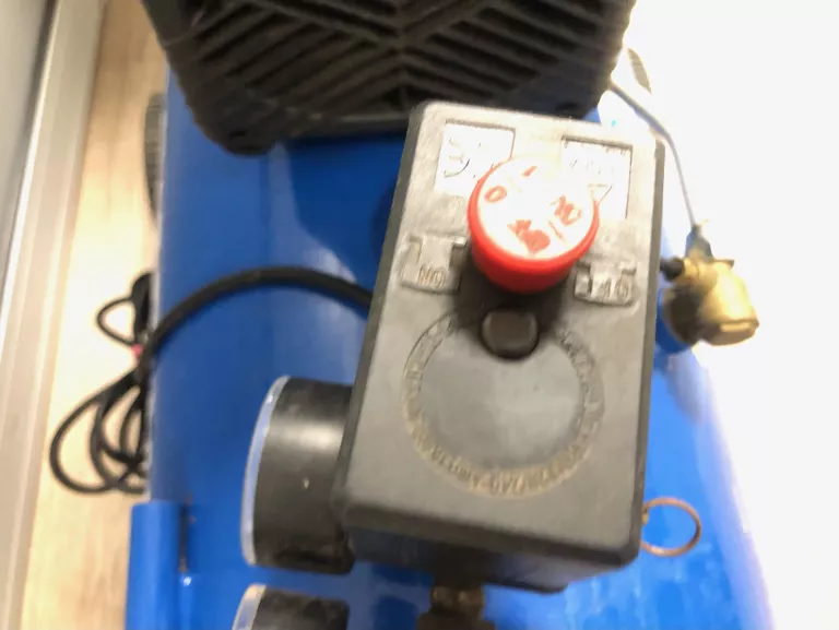KOMPRESOR RAWLPLUG R-RAWL-C50 KOMPRESOR OLEJOWY 50L 8BAR