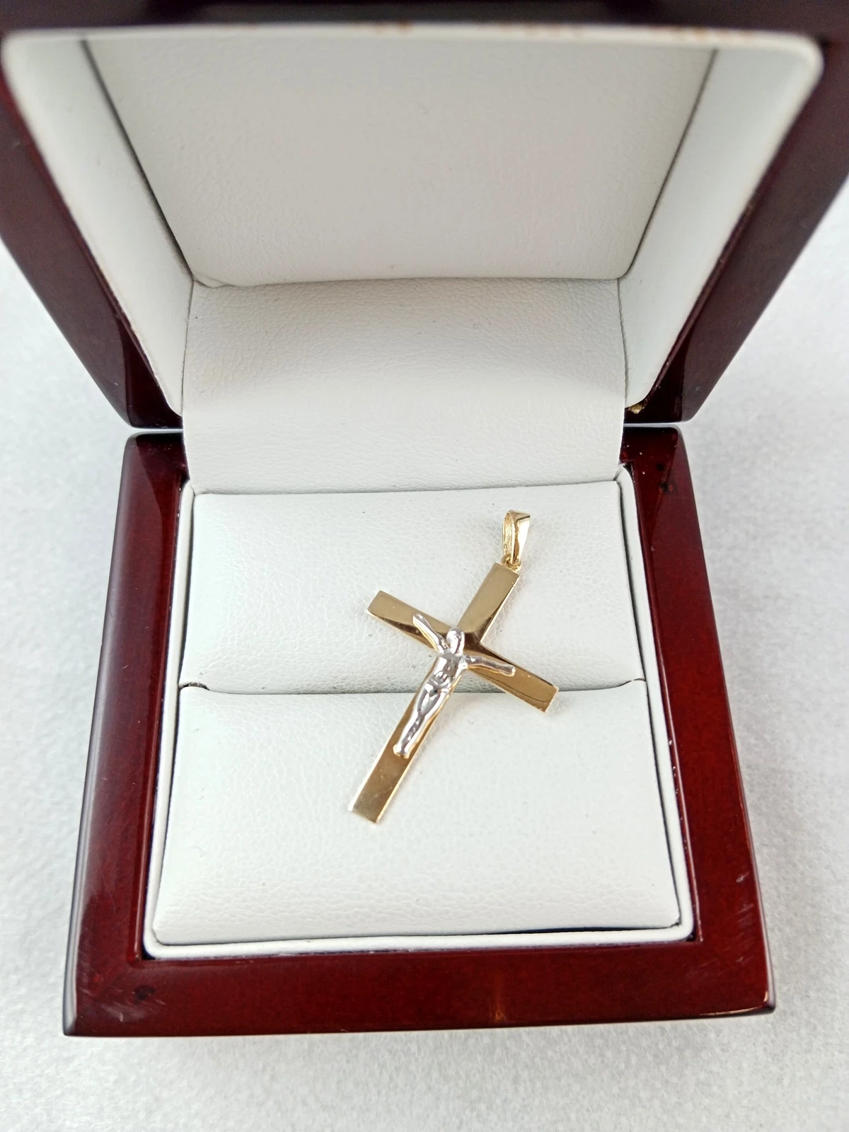 zlota-zawieszka-krzyzyk-z-wizerunkiem-jezusa-148g-585pr-al-niepodleglosci-63u-monki