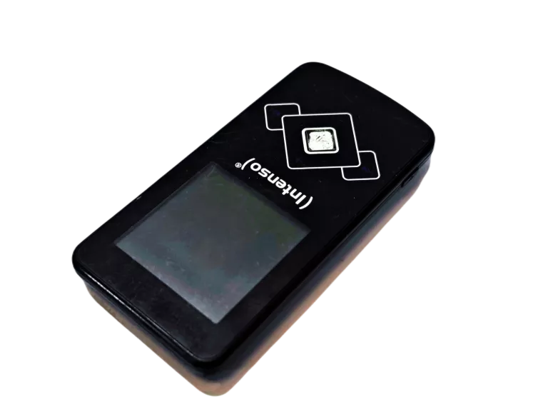 ODTWARZACZ MP4 INTENSO PLUS SŁUCHAWKI 8GB CZARNY