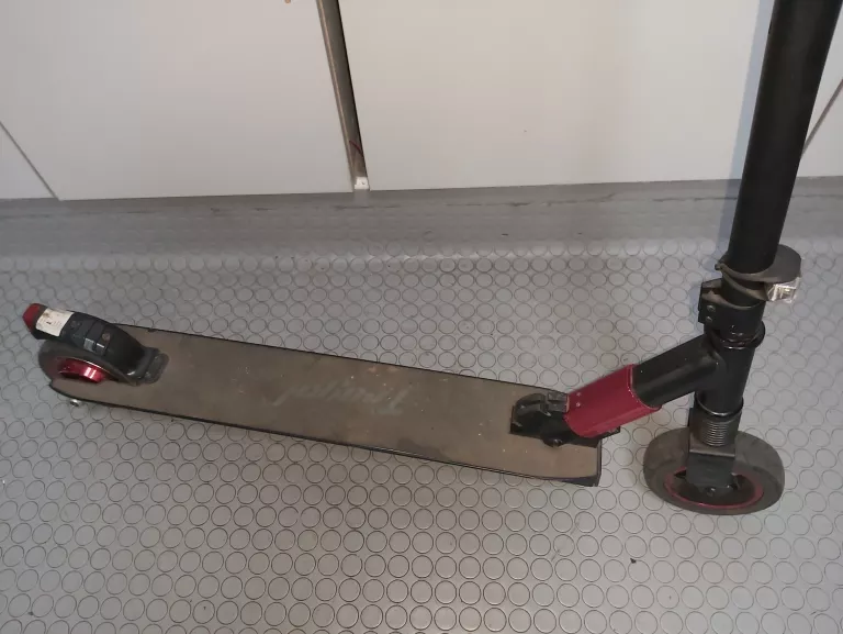 hulajnoga-elektryczna-frugal-s1-ladowarka-ean-gtin-5907688716115