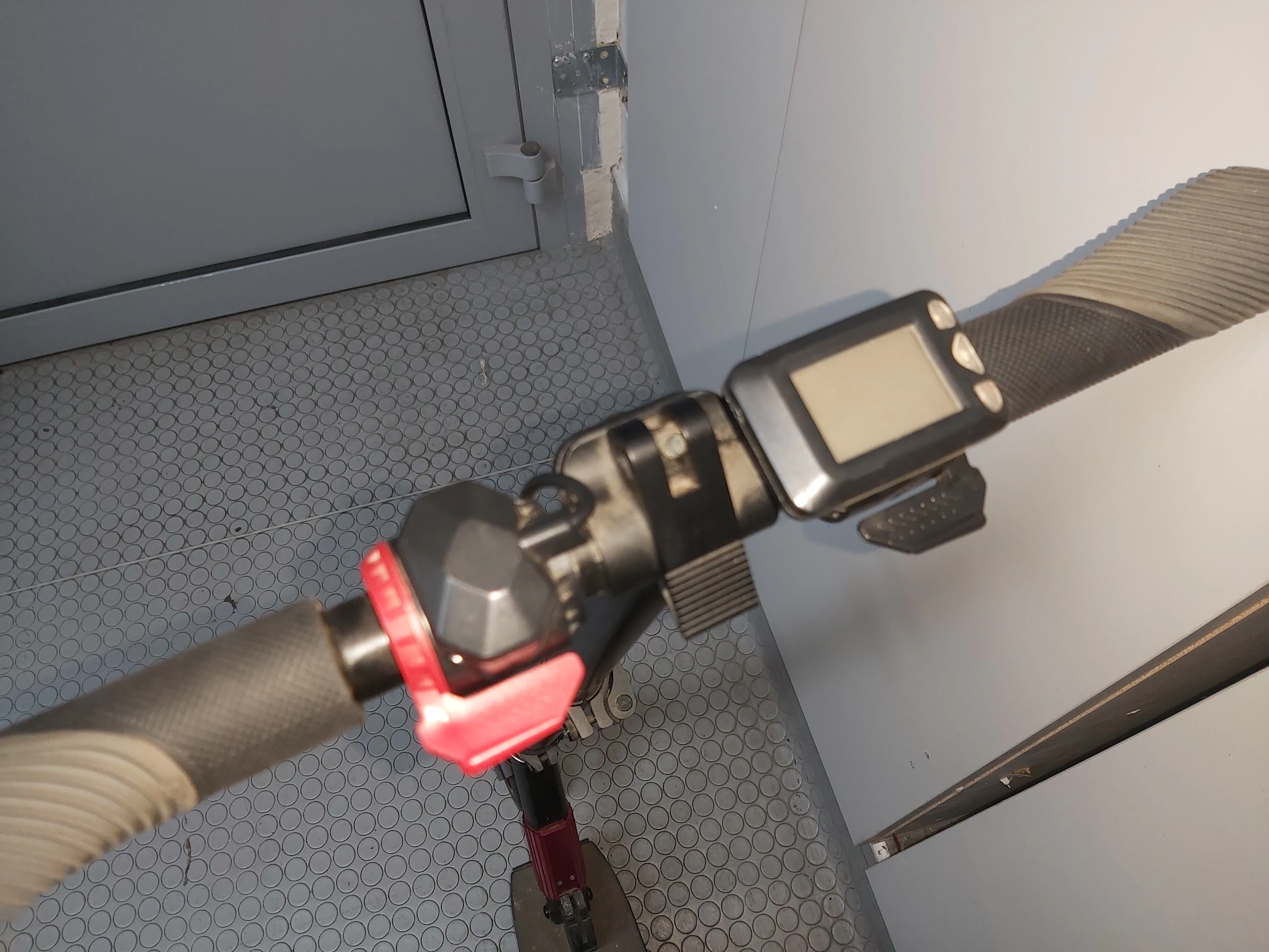 hulajnoga-elektryczna-frugal-s1-ladowarka-marka-frugal