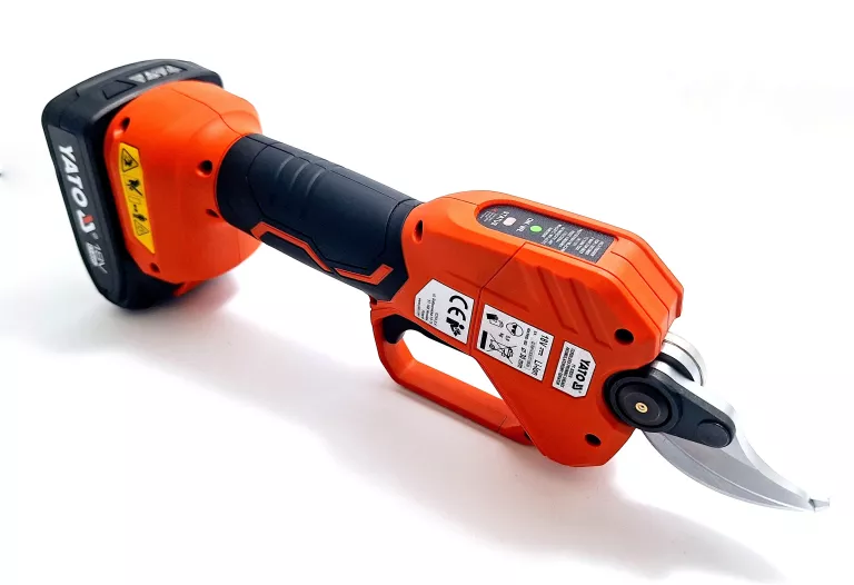 sekator-akumulatorowy-yato-stan-powystawowy